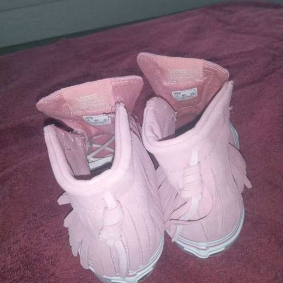 Vans - Picture 4 of 6